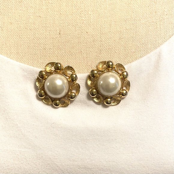 Mabe Pearl & Gold Tone Clip-On Earrings - Picture 2 of 4